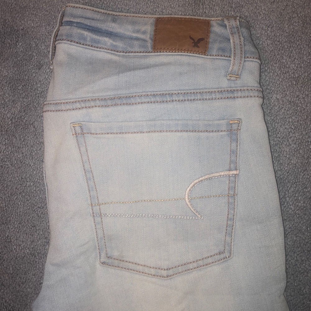 American Eagle size 2 light wash jeggings